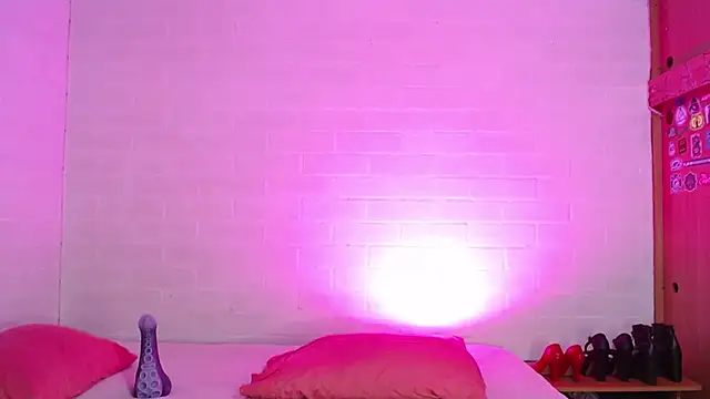 Snapshot of Amy66 chatting on October 7, 2025, 9:54 am Amy66 online show from October 7, 2025, 9:54 am