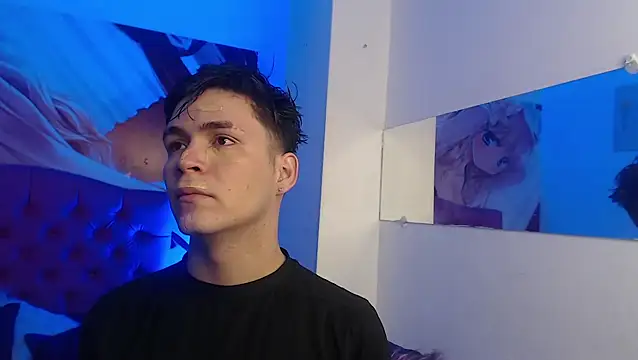 Snapshot of Aaron_Foxxx chatting on November 19, 2025, 12:16 pm Aaron Foxxx online show from November 19, 2025, 12:16 pm