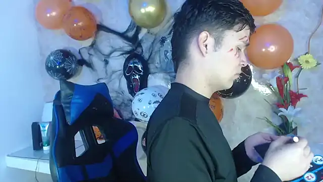 Snapshot of Aaron_Foxxx chatting on October 26, 2025, 5:46 pm Aaron Foxxx online show from October 26, 2025, 5:46 pm