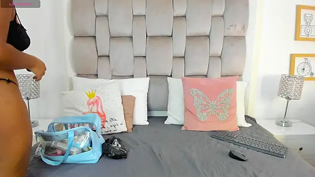 Snapshot of ChikiBom28 chatting on October 23, 2025, 7:34 pm ChikiBom28 online show from October 23, 2025, 7:34 pm