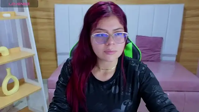 draviana a  online show from December 4, 2025, 2:43 am