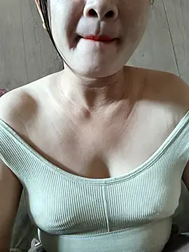 Snapshot of Paul-paul11 chatting on November 7, 2025, 1:21 am Paul-paul11 online show from November 7, 2025, 1:21 am