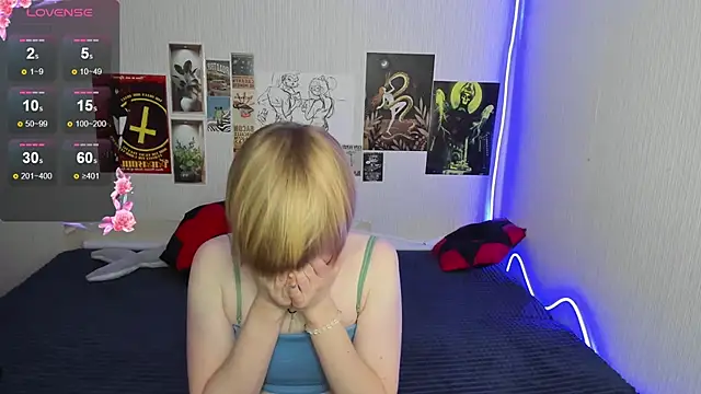 Cattie w  online show from December 18, 2025, 1:11 am