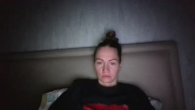 Snapshot of Thavione chatting on February 27, 2026, 9:03 pm Thavione online show from February 27, 2026, 9:03 pm