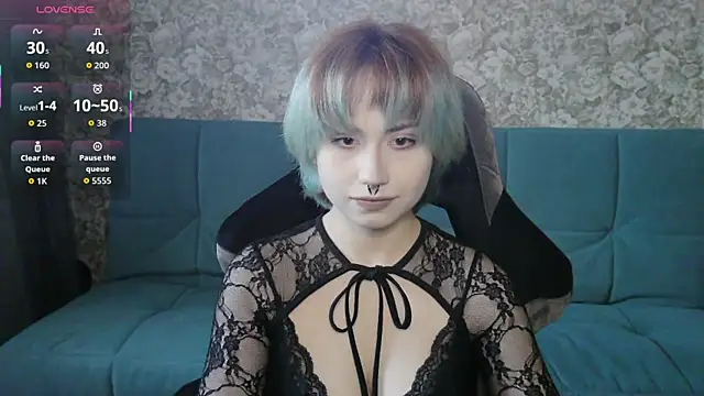 LeisaHopperstad online show from April 26, 2026, 2:14 pm