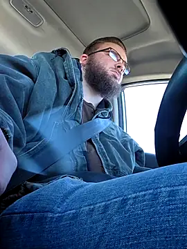 bear8t online show from May 2, 2026, 2:22 pm