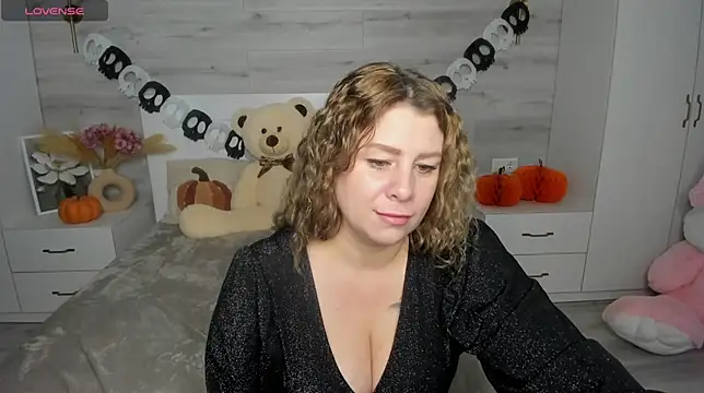LoraBlaze online show from October 24, 2025, 1:21 pm