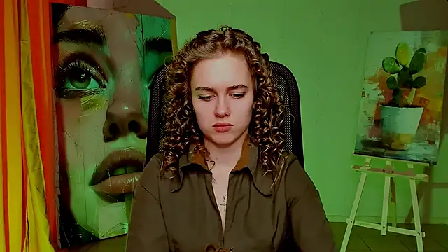 JuneWoods online show from April 18, 2026, 10:17 am