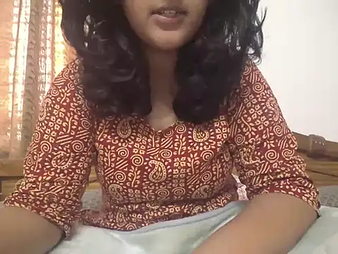 Snapshot of reena_12 chatting on November 3, 2025, 10:08 am reena 12 online show from November 3, 2025, 10:08 am