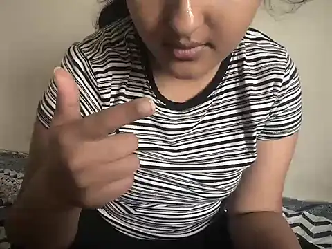 Snapshot of reena_12 chatting on November 11, 2025, 8:42 am reena 12 online show from November 11, 2025, 8:42 am