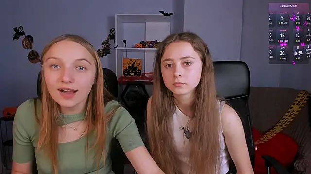 rebecca smile online show from October 23, 2025, 1:43 pm