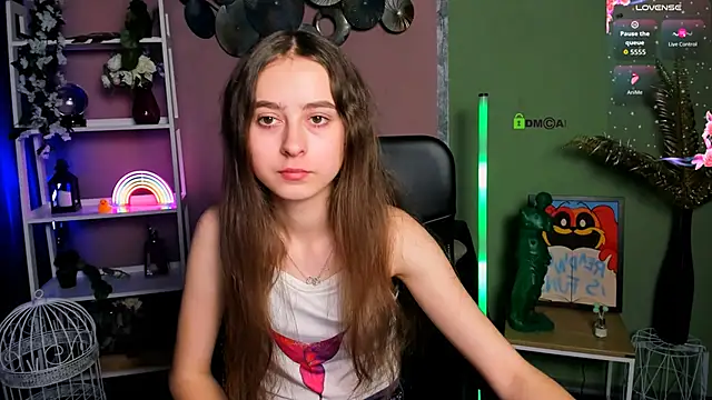 rebecca smile online show from November 11, 2025, 1:17 pm