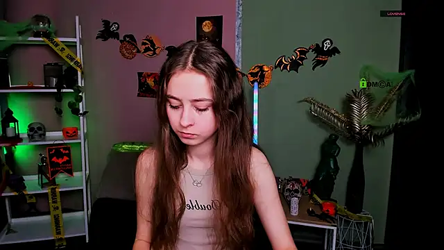 rebecca smile online show from November 4, 2025, 6:39 am