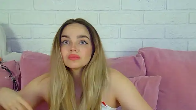 Snapshot of AnitaVenture chatting on January 15, 2026, 4:27 am AnitaVenture online show from January 15, 2026, 4:27 am