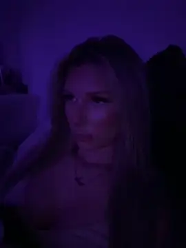 Snapshot of blondeeee chatting on February 22, 2026, 5:58 pm blondeeee online show from February 22, 2026, 5:58 pm