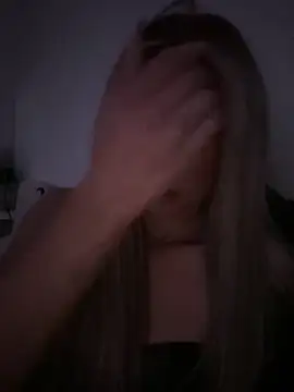 Snapshot of blondeeee chatting on February 2, 2026, 4:50 pm blondeeee online show from February 2, 2026, 4:50 pm