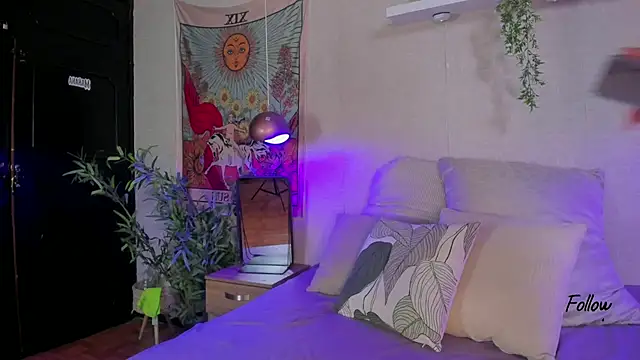 Snapshot of Violeta_dh chatting on October 23, 2025, 12:04 pm Violeta dh online show from October 23, 2025, 12:04 pm