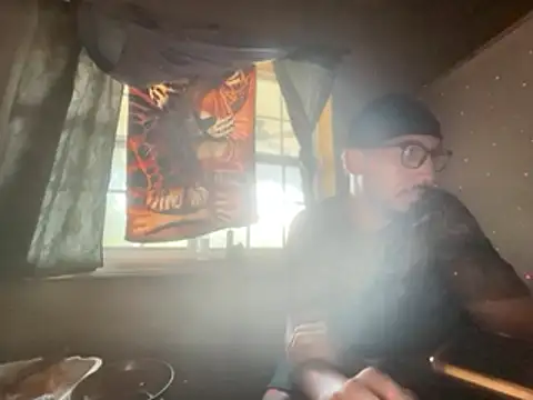 ThrowedWorldWide online show from May 11, 2026, 11:33 am
