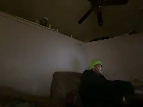 Snapshot of ThrowedWorldWide chatting on November 13, 2025, 1:15 pm ThrowedWorldWide online show from November 13, 2025, 1:15 pm