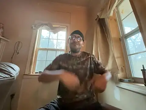 ThrowedWorldWide online show from December 17, 2025, 12:54 pm