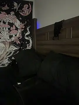 Snapshot of NeliaHexxen chatting on December 18, 2025, 1:11 am NeliaHexxen online show from December 18, 2025, 1:11 am