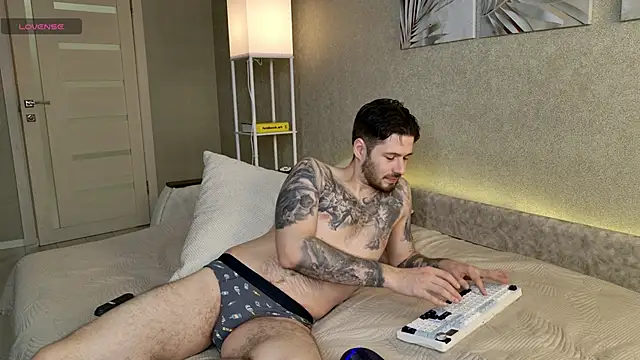 coupleeyess online show from April 4, 2026, 10:00 am