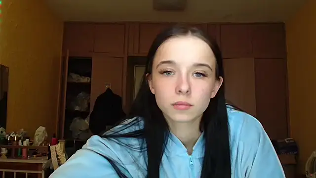 Snapshot of Emilia_Light chatting on April 28, 2026, 12:31 pm Emilia Light online show from April 28, 2026, 12:31 pm