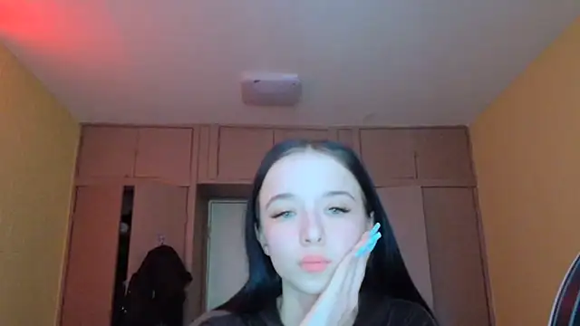 Snapshot of Emilia_Light chatting on April 17, 2026, 6:38 am Emilia Light online show from April 17, 2026, 6:38 am