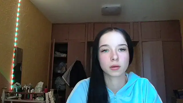 Snapshot of Emilia_Light chatting on April 29, 2026, 8:07 am Emilia Light online show from April 29, 2026, 8:07 am