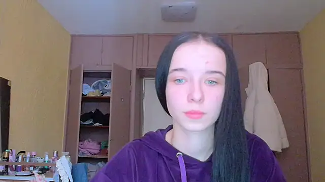 Emilia Light online show from January 15, 2026, 8:07 am