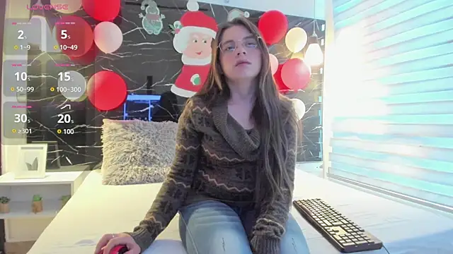 Snapshot of ZOE_LE chatting on December 22, 2025, 11:43 am ZOE LE online show from December 22, 2025, 11:43 am