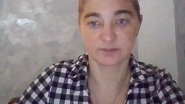 Snapshot of GoldenAngelMilf chatting on October 25, 2025, 6:45 am GoldenAngelMilf online show from October 25, 2025, 6:45 am