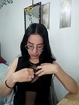 Snapshot of YaraDuartee chatting on December 14, 2025, 7:41 pm YaraDuartee online show from December 14, 2025, 7:41 pm