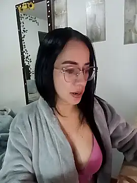 Snapshot of YaraDuartee chatting on November 29, 2025, 9:37 pm YaraDuartee online show from November 29, 2025, 9:37 pm