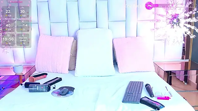 Snapshot of LiaTeylor chatting on February 6, 2026, 7:21 pm LiaTeylor online show from February 6, 2026, 7:21 pm