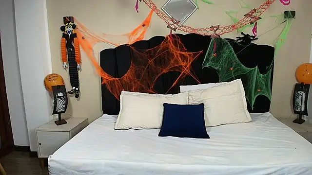 GabySweett  online show from October 25, 2025, 1:45 pm