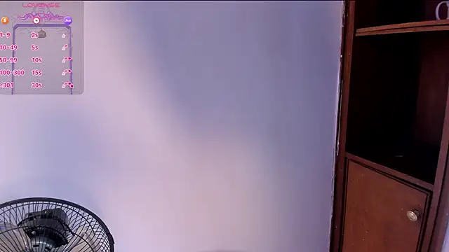 Snapshot of Caroline_Millerr chatting on October 28, 2025, 7:35 pm Caroline Millerr online show from October 28, 2025, 7:35 pm