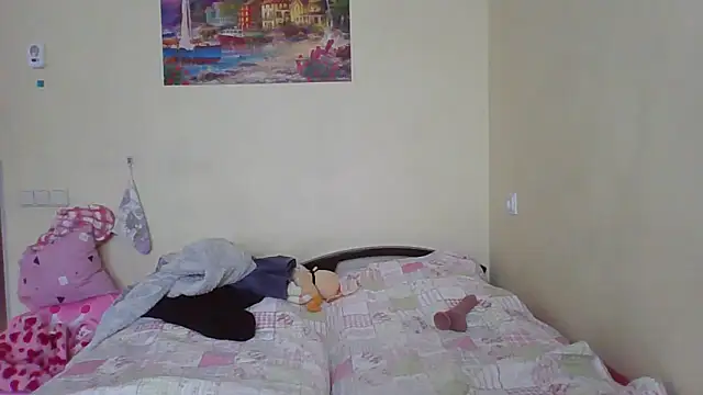 QueenMomyS online show from April 21, 2026, 11:39 am