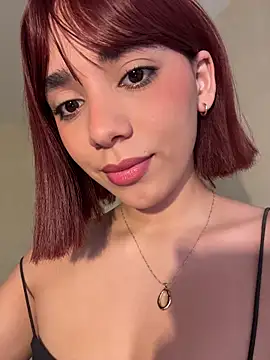 Snapshot of Capricho_01 chatting on November 19, 2025, 6:52 pm Capricho 01 online show from November 19, 2025, 6:52 pm