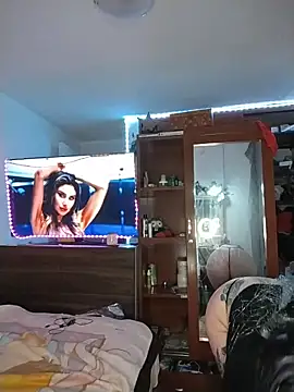 pinklajokr online show from April 1, 2026, 1:34 pm