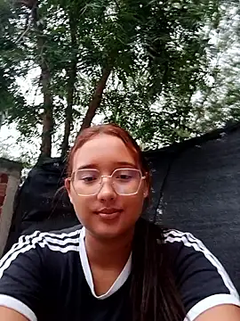 young dairy01 online show from December 19, 2025, 11:12 am