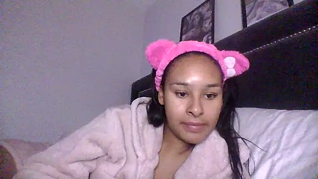 ElviraRose online show from October 14, 2025, 5:02 pm