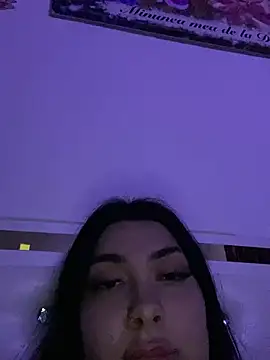 Snapshot of Romina6 chatting on November 12, 2025, 10:02 pm Romina6 online show from November 12, 2025, 10:02 pm