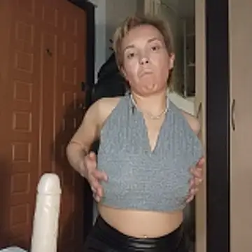 Conny Shellie online show from April 10, 2026, 8:27 pm