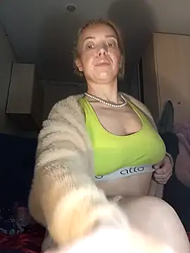 Snapshot of Conny_Shellie chatting on November 25, 2025, 10:43 pm Conny Shellie online show from November 25, 2025, 10:43 pm