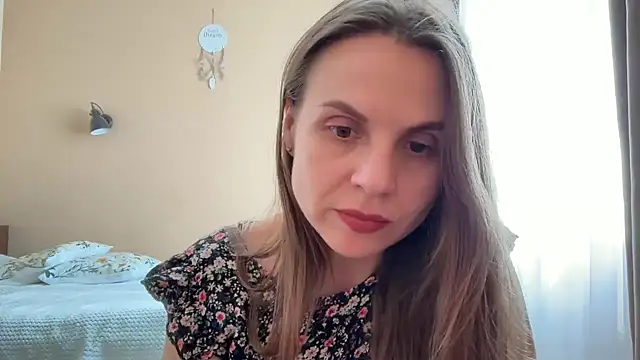 AnnieLove7722 online show from May 26, 2026, 9:40 am