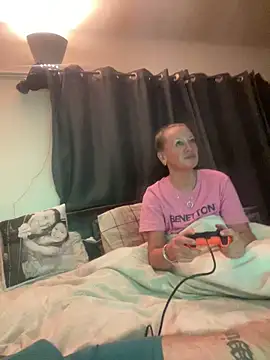 Thebald-topher online show from October 19, 2025, 7:38 pm