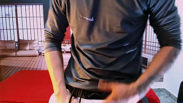 RomeoMillerr online show from November 5, 2025, 7:39 pm