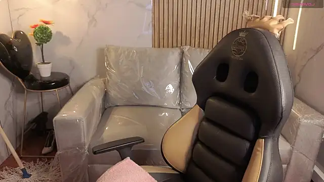  ceeleste cute  online show from April 18, 2026, 8:09 pm