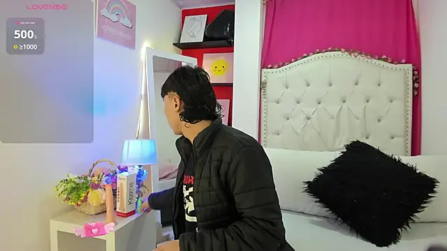 Snapshot of XaanderGrey chatting on November 23, 2025, 11:31 am XaanderGrey online show from November 23, 2025, 11:31 am